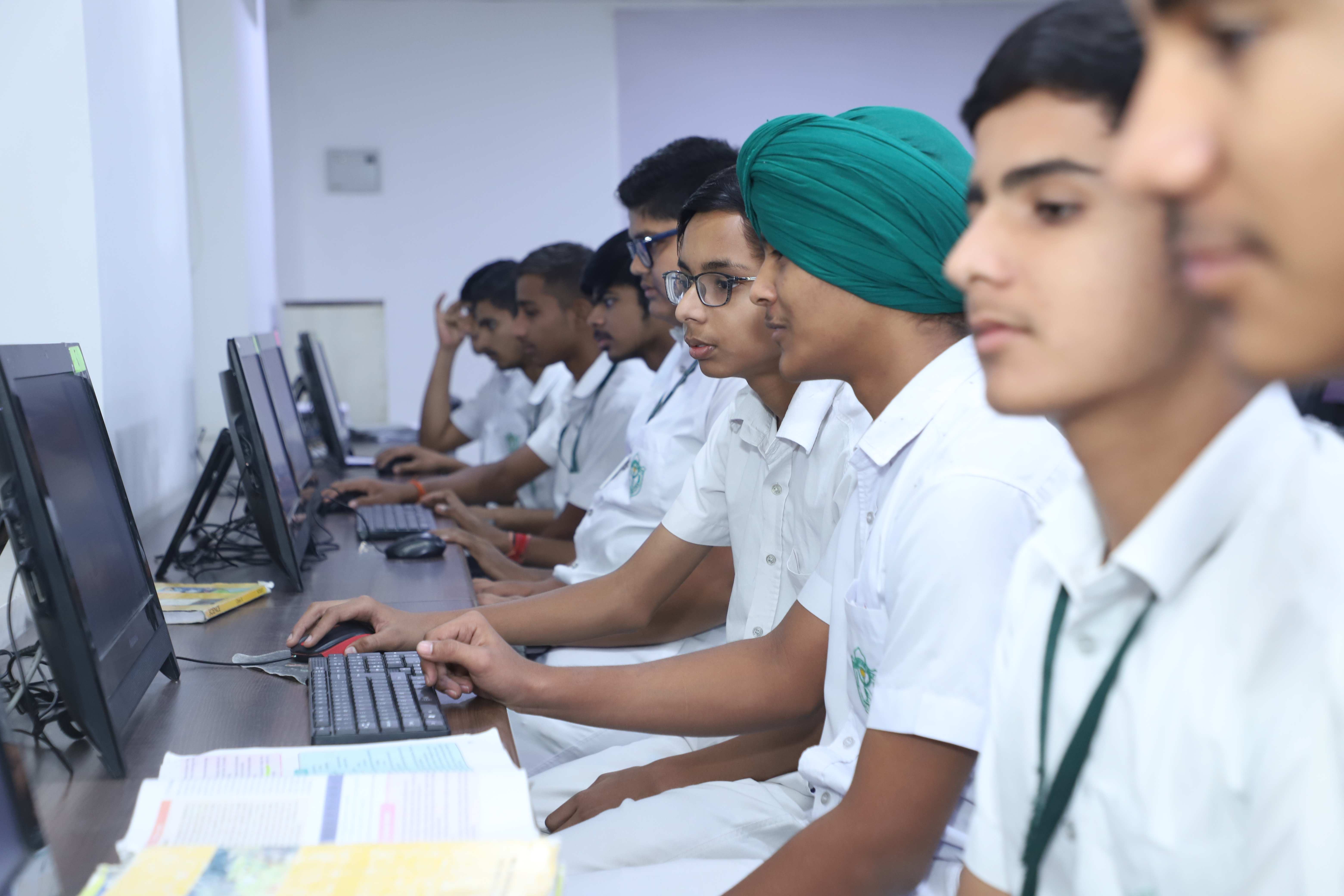 COMPUTER  LAB